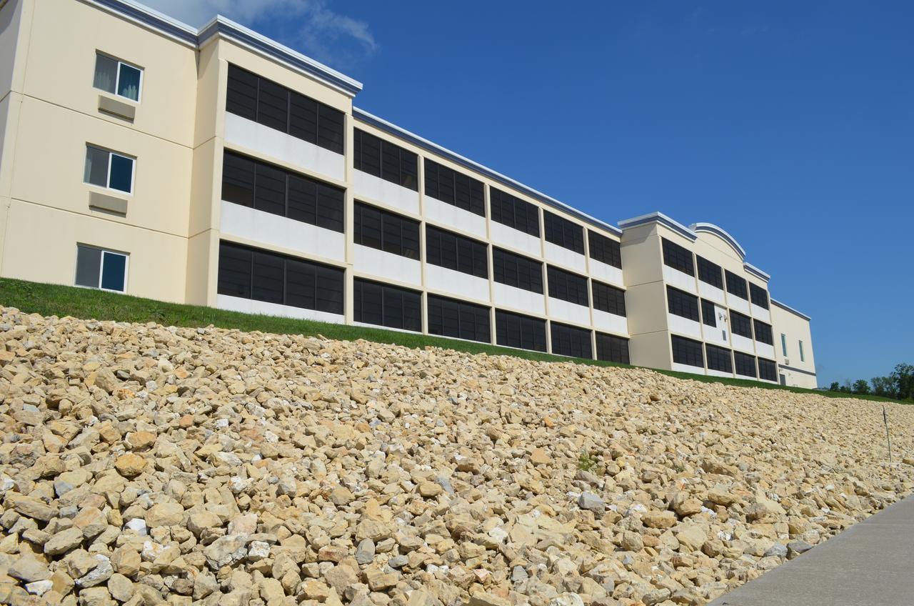 Baymont By Wyndham Bellevue Hotel Exterior foto