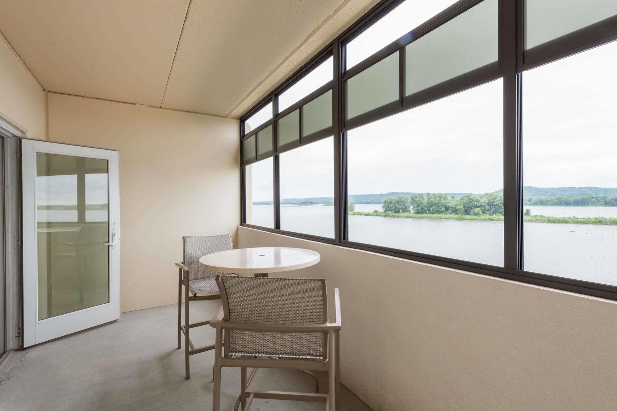 Baymont By Wyndham Bellevue Hotel Exterior foto